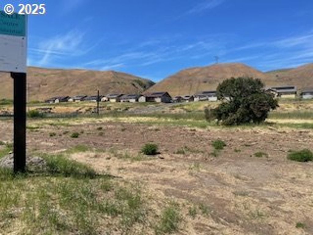 9251 STATE ROUTE 14, Wishram, WA 98673