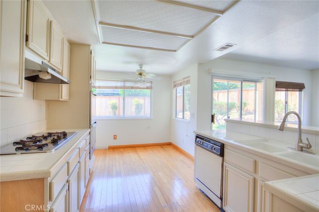 2154 Saddleback, Corona, CA 92879