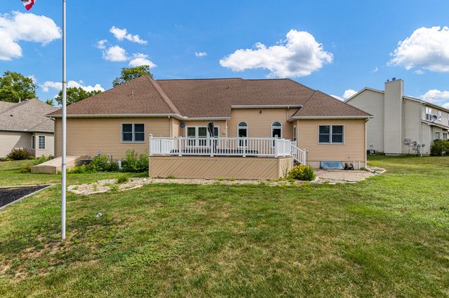 1511 River Bluff Court, Mahomet, IL 61853