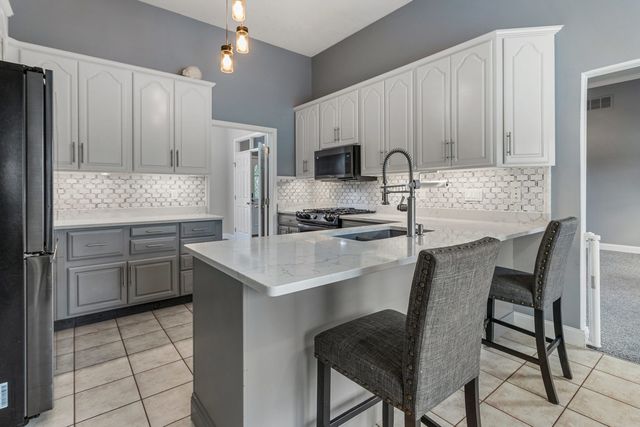 1511 River Bluff Court, Mahomet, IL 61853