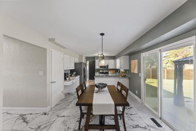 4135 S Regal Manor COURT, New Berlin, WI 53151