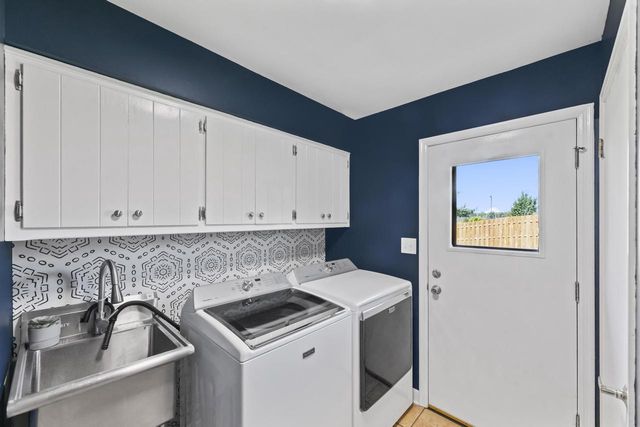 4135 S Regal Manor COURT, New Berlin, WI 53151