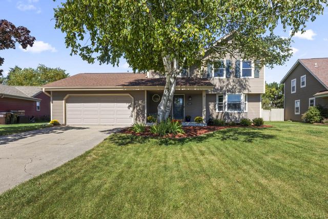 4135 S Regal Manor COURT, New Berlin, WI 53151