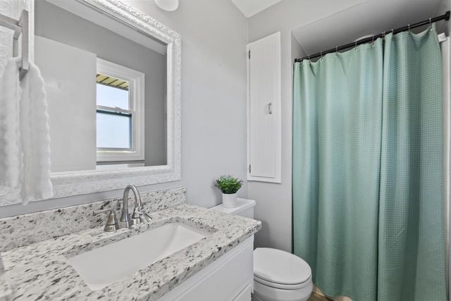 4135 S Regal Manor COURT, New Berlin, WI 53151