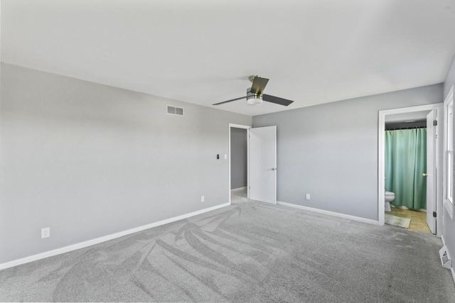 4135 S Regal Manor COURT, New Berlin, WI 53151