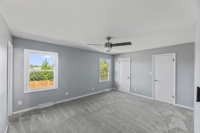 4135 S Regal Manor COURT, New Berlin, WI 53151