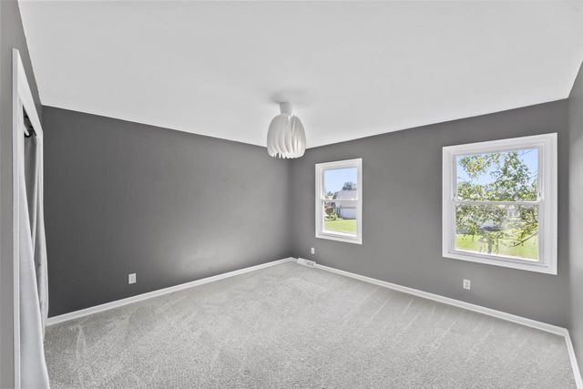 4135 S Regal Manor COURT, New Berlin, WI 53151