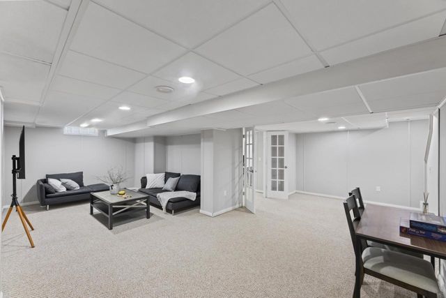 4135 S Regal Manor COURT, New Berlin, WI 53151