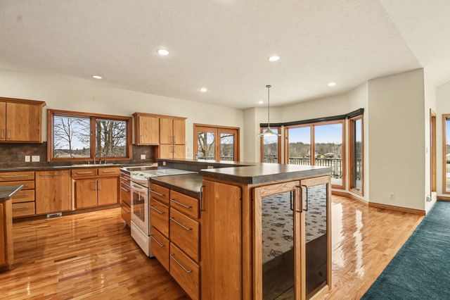 970 W Blueridge Drive, Sanford, MI 48657