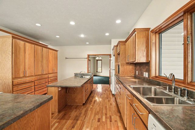 970 W Blueridge Drive, Sanford, MI 48657