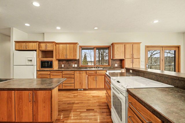 970 W Blueridge Drive, Sanford, MI 48657