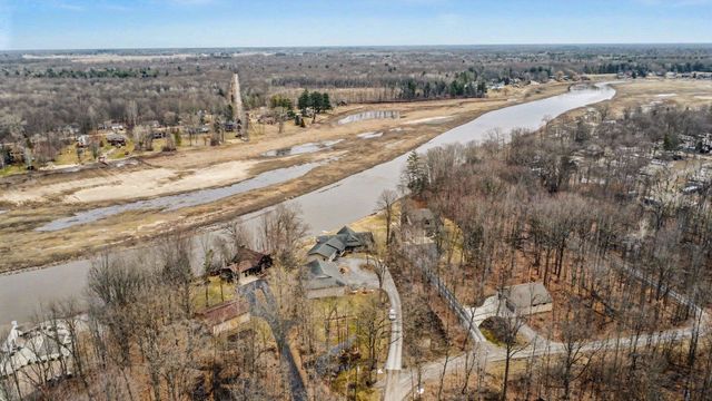 970 W Blueridge Drive, Sanford, MI 48657