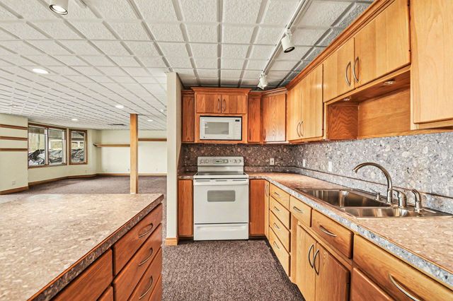 970 W Blueridge Drive, Sanford, MI 48657