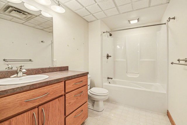 970 W Blueridge Drive, Sanford, MI 48657