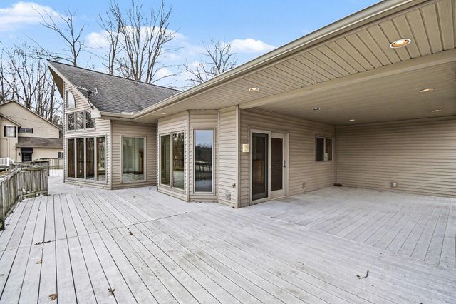 970 W Blueridge Drive, Sanford, MI 48657