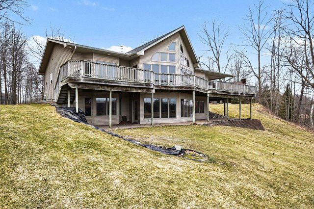 970 W Blueridge Drive, Sanford, MI 48657