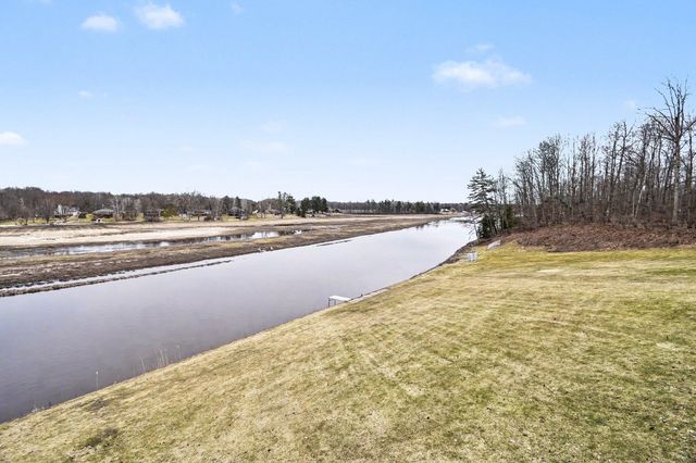 970 W Blueridge Drive, Sanford, MI 48657