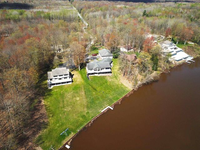 970 W Blueridge Drive, Sanford, MI 48657