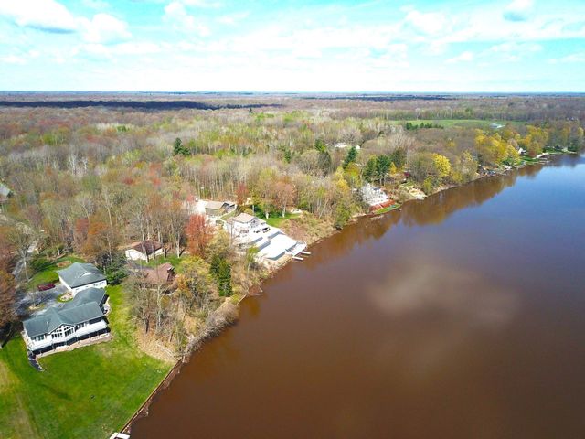 970 W Blueridge Drive, Sanford, MI 48657