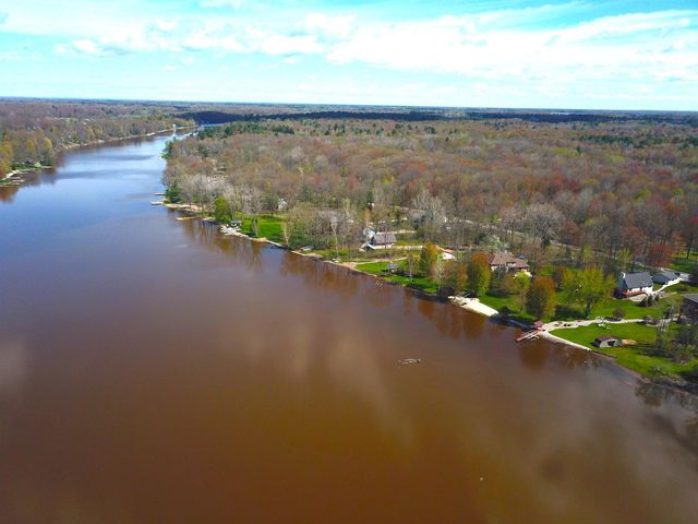 970 W Blueridge Drive, Sanford, MI 48657
