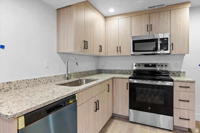 141 S 940 E, Santaquin, UT 84655