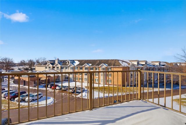 2131 1st Avenue NE 310, Cedar Rapids, IA 52403