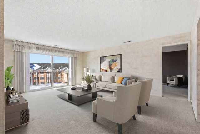 2131 1st Avenue NE 310, Cedar Rapids, IA 52403