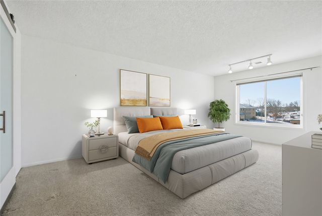 2131 1st Avenue NE 310, Cedar Rapids, IA 52403