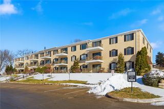 2131 1st Avenue NE 310, Cedar Rapids, IA 52403