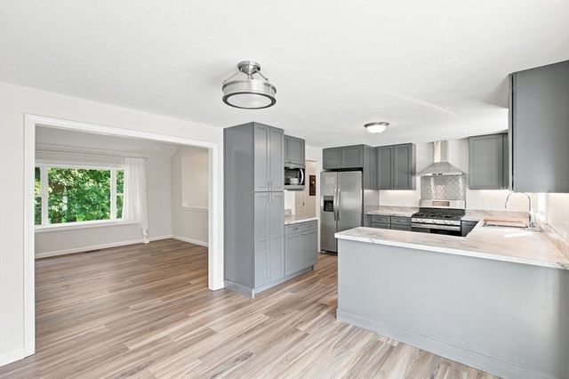 174 Bent St, Franklin, MA 02038
