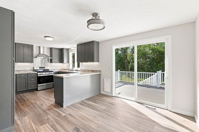 174 Bent St, Franklin, MA 02038