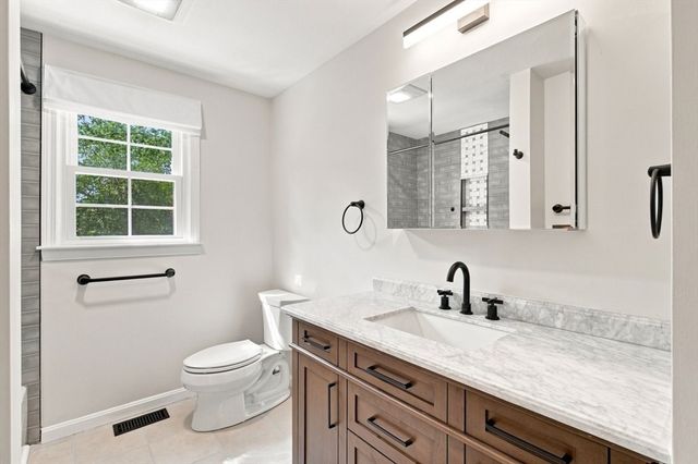 174 Bent St, Franklin, MA 02038