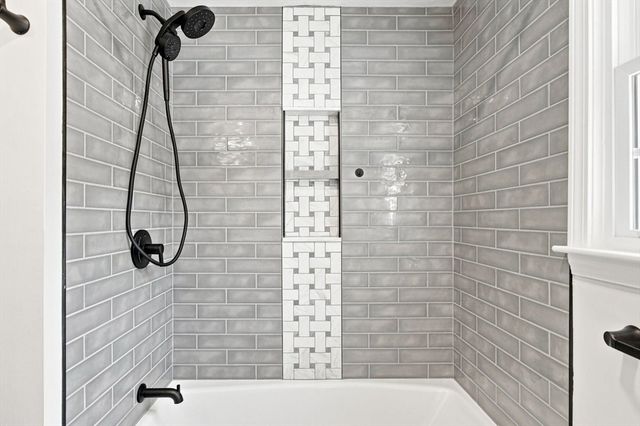 174 Bent St, Franklin, MA 02038