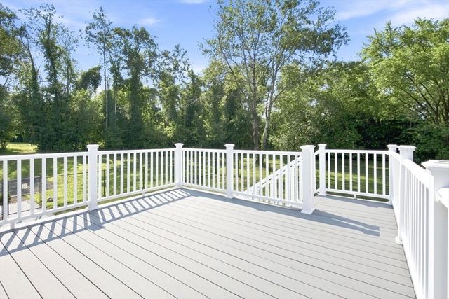 174 Bent St, Franklin, MA 02038