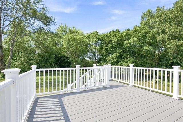 174 Bent St, Franklin, MA 02038