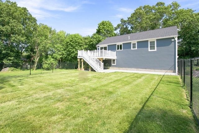 174 Bent St, Franklin, MA 02038