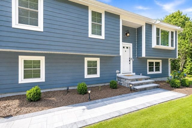 174 Bent St, Franklin, MA 02038