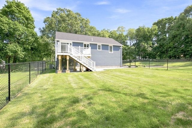 174 Bent St, Franklin, MA 02038