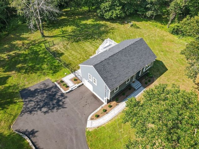 174 Bent St, Franklin, MA 02038