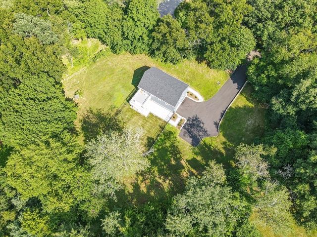 174 Bent St, Franklin, MA 02038