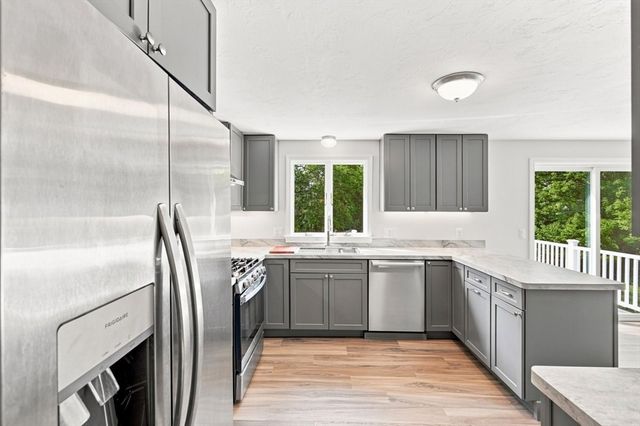 174 Bent St, Franklin, MA 02038