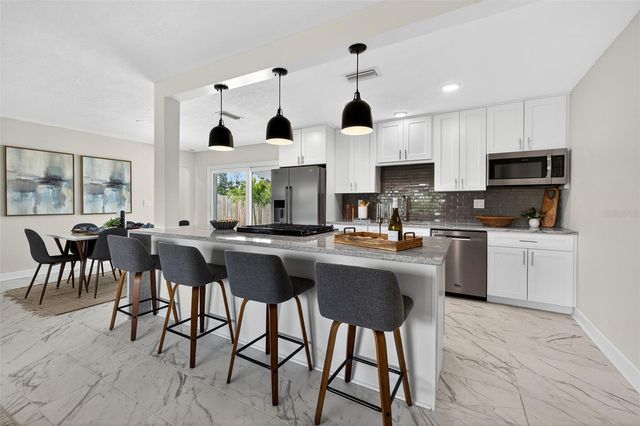 4899 VENETIAN PLACE NE, St Petersburg, FL 33703