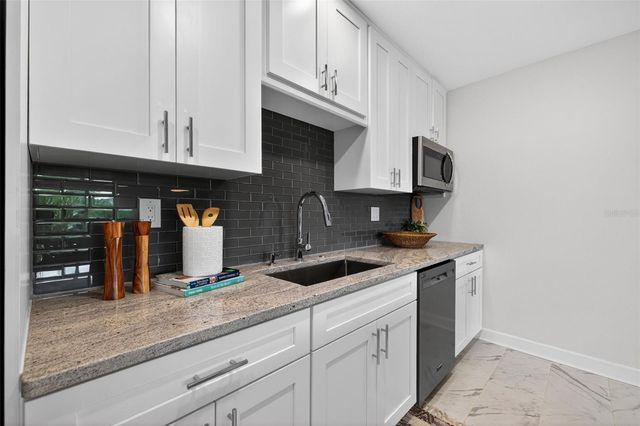 4899 VENETIAN PLACE NE, St Petersburg, FL 33703