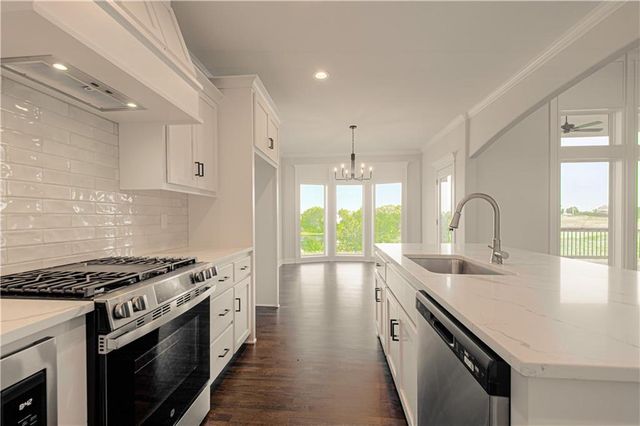 1548 Timber Ridge Drive, Liberty, MO 64068