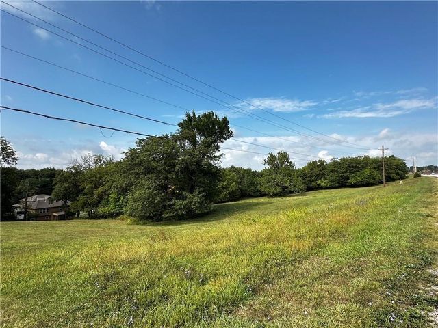 1548 Timber Ridge Drive, Liberty, MO 64068