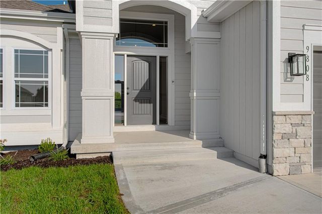 1548 Timber Ridge Drive, Liberty, MO 64068