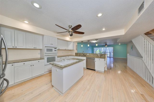 521 PINELLAS BAYWAY S 202, St Petersburg, FL 33715