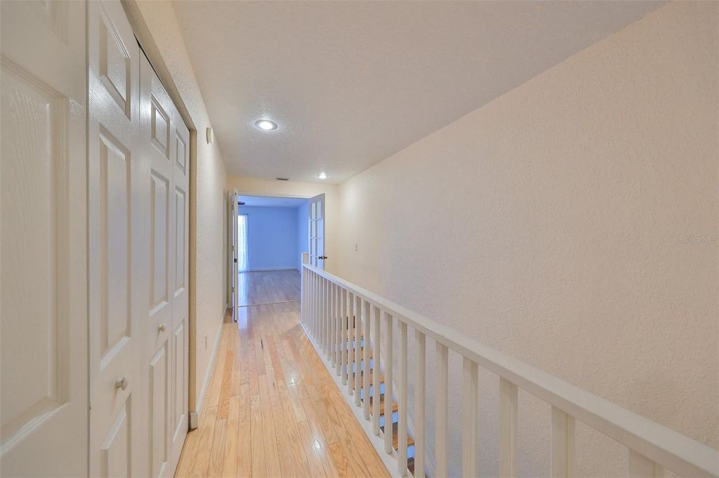 Image 20 of property listing at 521 PINELLAS BAYWAY S 202, St Petersburg, FL 33715