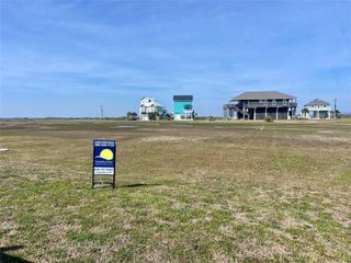 3823 Carmel Court, Galveston, TX 77554