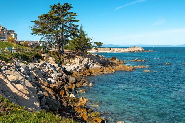 514 6th Street, Pacific Grove, CA 93950